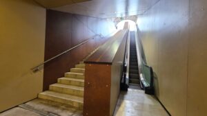 Pasaj pietonal subteran, complet funcțional