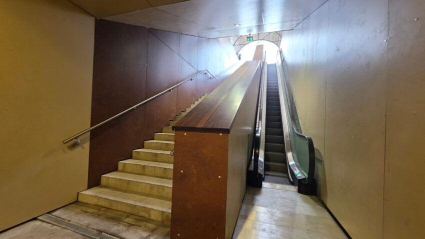 Pasaj pietonal subteran, complet funcțional