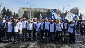 Sindicaliştii din Educaţie protestează în faţa Guvernului | VIDEO