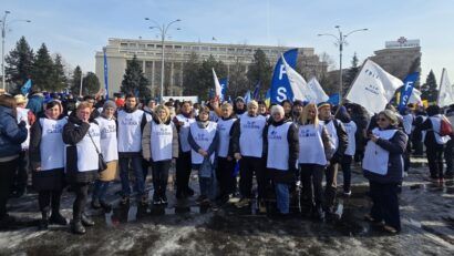 Sindicaliştii din Educaţie protestează în faţa Guvernului | VIDEO