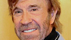 A murit Chuck Norris!