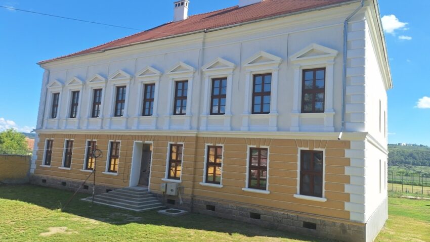 Prima comună din România cu două școli smart