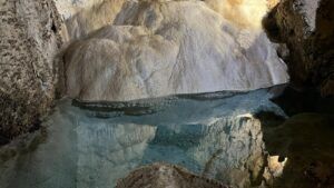 Un fenomen natural rar poate fi observat în Peştera Uhloviţa