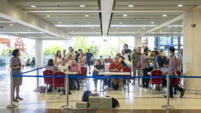 Se caută mai multe opţiuni pentru repatrierea cetăţenilor români