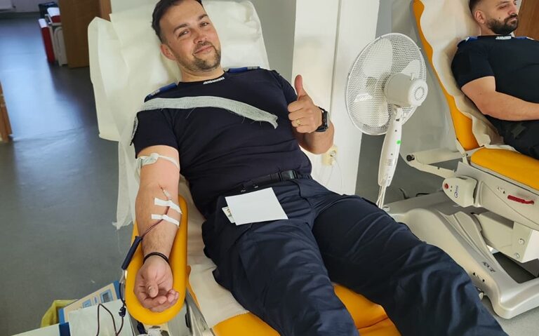 Jandarmii au donat sânge!