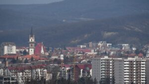 „Adio!” balcoanelor cu termopan și fațadelor „pestrițe”