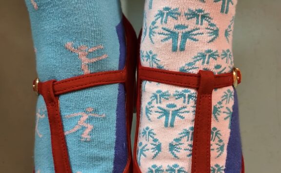 Șosete desperecheate pentru incluziune