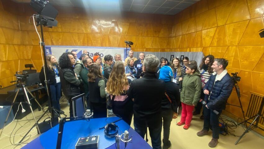 Radioul văzut din interior: studenți Erasmus în vizită la Radio Cluj | FOTO