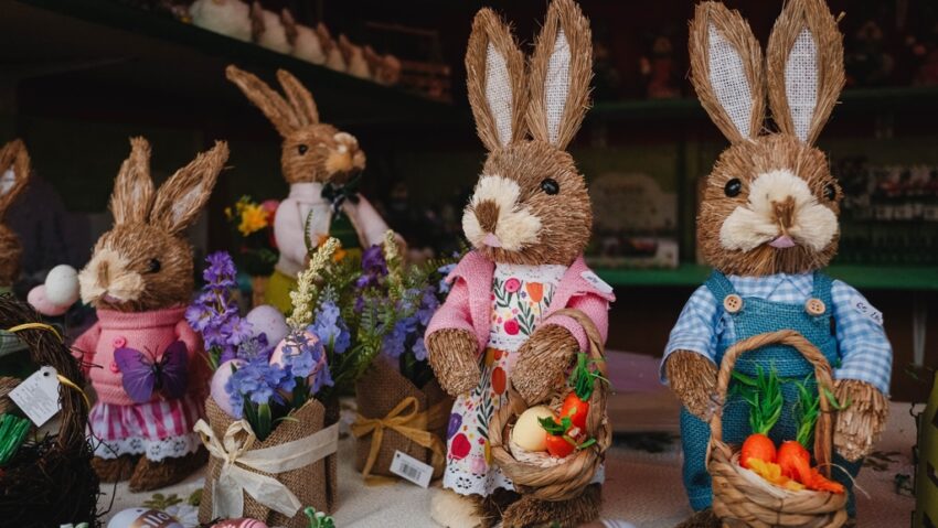 Distracție și cadouri la Târgul de Paști