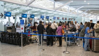 Agențiile de turism caută soluţii pentru românii blocați în Orientul Mijlociu