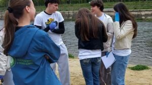 Plastic Pirates – un proiect care aduce știința mai aproape de elevi