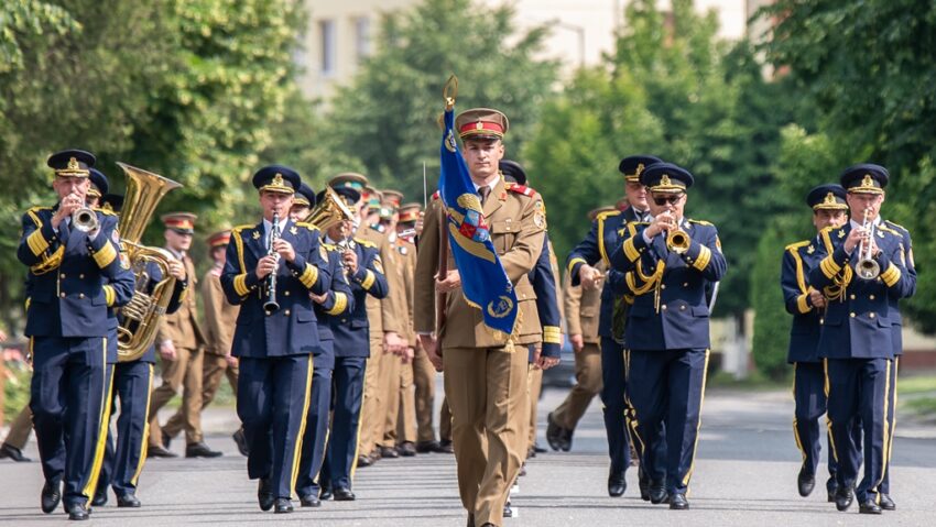 Ziua Forțelor Terestre, marcată prin ceremonii și expoziții militare