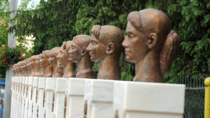 Încă trei nume mari ale gimnasticii românești, pe Aleea Gimnastelor din Deva