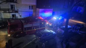 80 de persoane evacuate după un incendiu la un bloc din Sighet