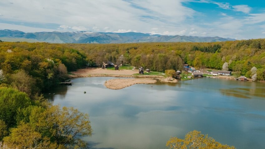 Redescoperă satul românesc de 1 mai