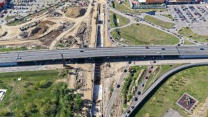 Primul strat de asfalt la Pasajul suprateran de pe Calea Aradului