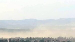 Nori de praf de steril, purtați de vânt peste Baia Mare și localitățile din jur