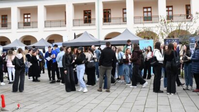 „Târgul de Viitor” – Universități și angajatori, față în față cu tinerii | FOTO