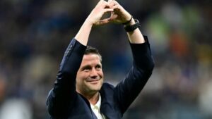 Cristi Chivu, cu ochii înlăcrimați după victorie, dedică trofeul soției sale