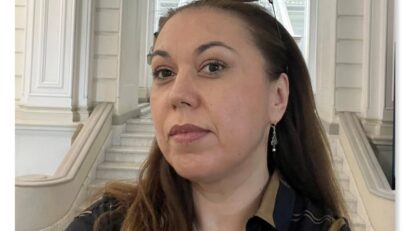Scriitoarea Cristina Bogdan: Scriu de parcă aș mânca