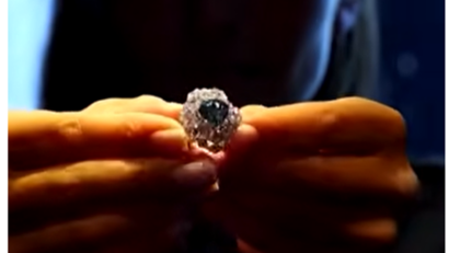 Un diamant rar din Africa Centrală, vândut la preț record