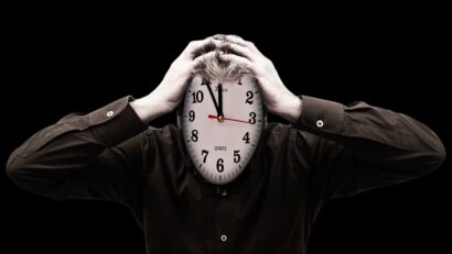 O generaţie obosită şi nesigură de viitor