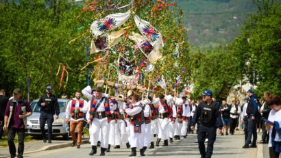 Primul om care a ieșit anul acesta la arat a fost sărbătorit la„Tânjaua Hotenarilor”