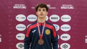 Traian Fuzi aduce medalie pentru România la lupte U15