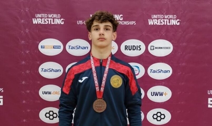 Traian Fuzi aduce medalie pentru România la lupte U15