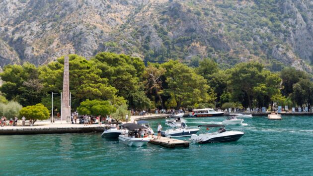 Călătorim la Kotor, una dintre cele mai accesibile destinații de vară din Europa