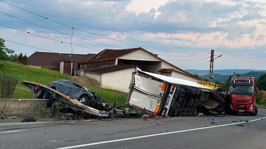 Accident grav pe DN1: o femeie a murit, trei persoane au fost rănite după impactul dintre două autoturisme și două TIR-uri
