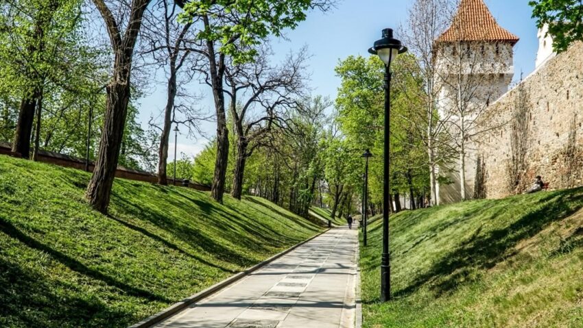 Parcul Cetății se transformă