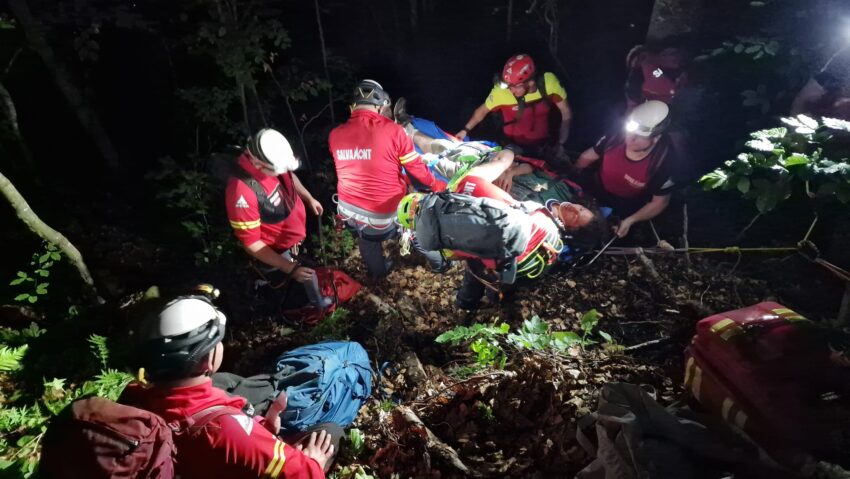 Două vieți salvate în munții Maramureșului după intervenții complexe ale echipelor Salvamont
