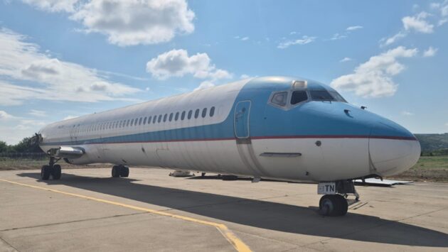 După ce a blocat traficul în Cluj, aeronava de pregătire a ”aterizat” pe aeroport | FOTO