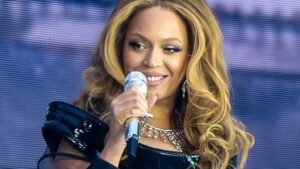 Beyoncé își surprinde fanii cu o lansare neașteptată