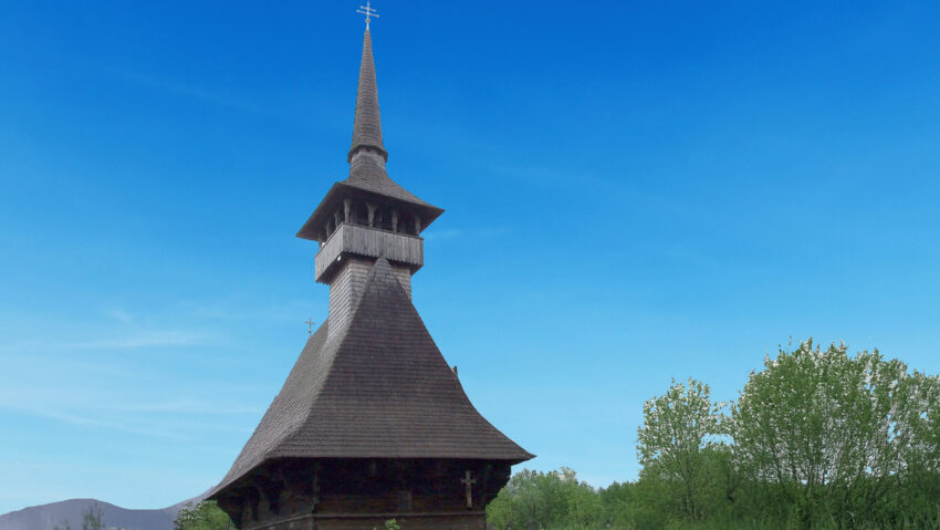Zeci de biserici de lemn din județul Bihor vor fi salvate
