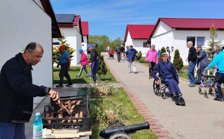 Care este situația persoanelor vulnerabile relocate de la centrul din Dumbrava
