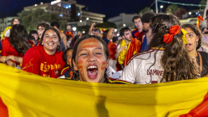 Spania este noua campioana mondială la fotbal
