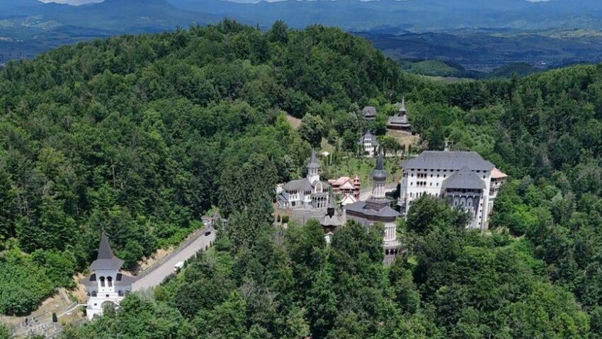 Mănăstirea Rohia sărbătorește 100 de ani de la începutul vieții monahale
