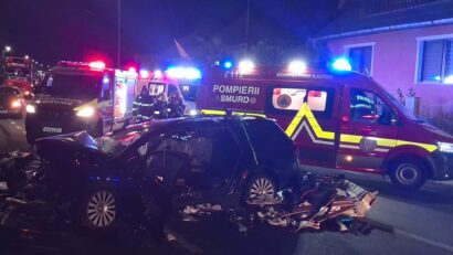 Accident grav: o femeie a fost descarcerată și transportată la spital, în cod roșu medical