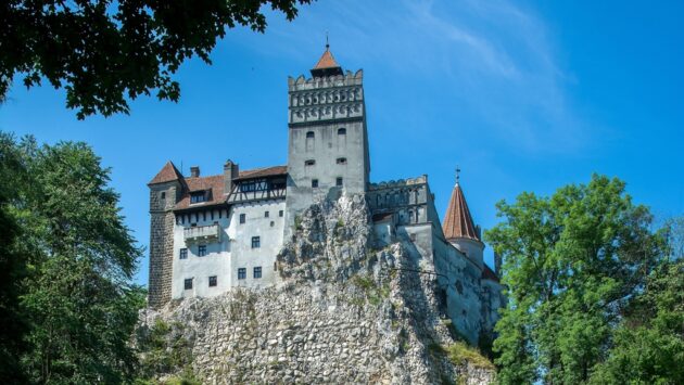 Misterul revistelor italiene din Castelul Bran