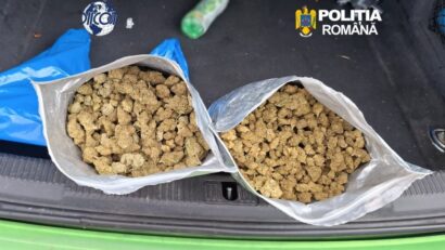 Un tânăr de 21 de ani a fost prins în flagrant cu 1,8 kg de canabis