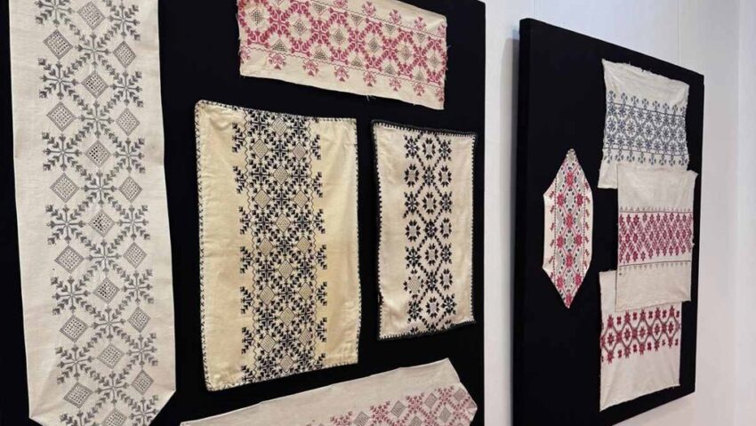 Expoziție de broderii tradiționale din Câmpia Transilvaniei, la Muzeul Etnografic al Transilvaniei