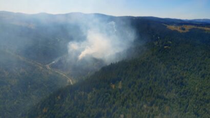 Incendiu în zona Mărișel: intervenție la sol și din aer