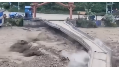 Sute de turiști sunt dați dispăruți după inundațiile devastatoare din Nepal