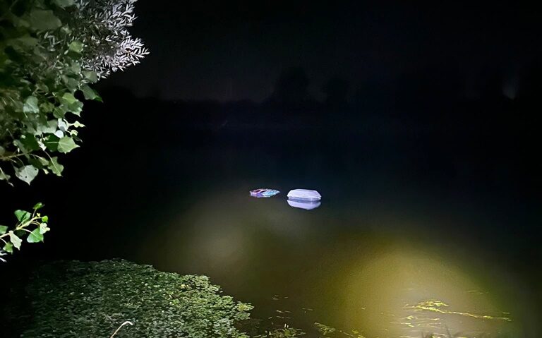 Mașină căzută în râul Olt