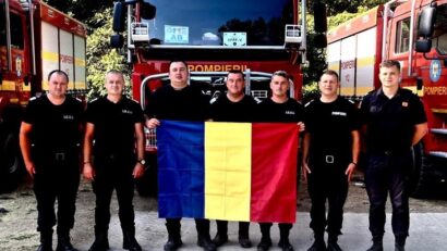 Șapte pompieri s-au întors din Franța după două săptămâni de luptă cu incendiile de pădure