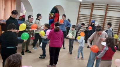 Program terapeutic pentru 19 elevi cu dizabilități