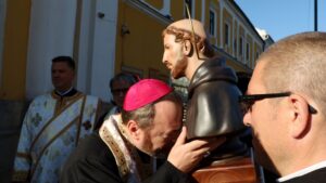 Relicvele Sfântului Francisc de Assisi au ajuns la Catedrala „Schimbarea la Față”