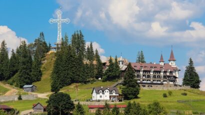 Hramul Mănăstirii Piatra Fântânele, celebrat pe 8 septembrie